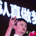 El director del grupo Alibaba, Jack Ma,durante una ceremonia tras la firma de un acuerdo con el Suning Group, en Nanjing (China). EFE/Archiv