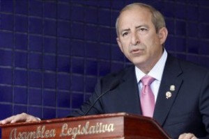 Multan a directivos del Parlamento salvadoreño por no dar lista de asesores