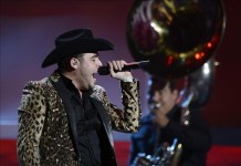 El cantante Gerardo Ortiz actúa en la decimotercera edición de los Premios Grammy Latino en Las Vegas (Estados Unidos). EFE/Archivo