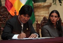En la imagen, el presidente de Bolivia, Evo Morales (i), junto a la presidenta de la Cámara de Senadores, Gabriela Montaño (d). EFE/Archivo