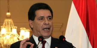 En la imagen un registro del presidente de Paraguay, Horacio Cartes, quien afirmó que seguirán "limpiando la casa, luchando contra la corrupción para tener mas recursos al servicio de la gente". Archivo