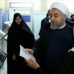 Fotografía facilitada por la página web oficial de la presidencia iraní, en la que se muestra al presidente iraní, Hasán Rohaní (c). EFE/archivo