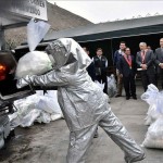 La Policía de Perú incinera alrededor de 1,2 toneladas de droga, en su mayoría cocaína y marihuana, procedentes de diferentes incautaciones realizadas en las últimas semanas. EFE/Prensa Ministerio del Interior de Perú