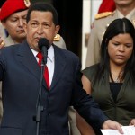 En la imagen, el fallecido presidente venezolano, Hugo Chavez, junto a su hija María Gabriela (d). EFE/Archivo