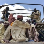 Nigerianos rescatados de campos de Boko Haram en las comunidades de Kashingeri y Wale desembarcan en julio pasado, en un campo en Maiduguri (Nigeria). EFE/Archivo