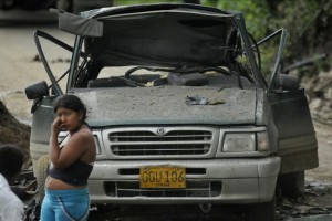 El estallido de dos coches bomba amenaza el proceso de paz en Colombia