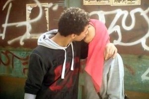 Un beso marroquí de primera instancia