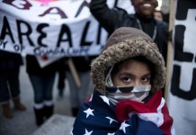 Organizaciones, iglesias, y grupos proinmigrantes marchan por el centro de Chicago, Illinois (EE.UU.), el pasado 21 de enero, para exigir al presidente de EE.UU., Barack Obama, que decrete una moratoria en las deportaciones. EFE/Archivo