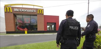 El litigio entre la empresa salvadoreña y estadounidense tiene casi 18 años y se originó porque McDonald's le canceló a Servipronto de forma anticipada un contrato de franquicia que le había otorgado. EFE/Archivo