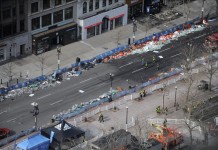 Vista general el 15 de abril de 2013 de la zona donde se registraron dos explosiones cerca a la línea de meta de la 117 Maratón de Boston , en Boston, Massachusetts (EE.UU.). EFE/Archivo