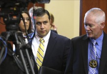 George Zimmerman (i), acusado de asesinato en segundo grado, a su llegada a la sala del tribunal de Seminole que le juzga, en Sanford (Florida), Estados Unidos el 28 de junio de 2013. EFE