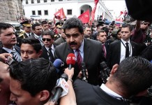 Imagen del pasado 21 de septiembre del presidente de Venezuela, Nicolás Maduro (c), a su llegada a la catedral Metropolitana en Quito (Ecuador). EFE