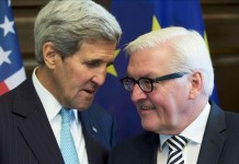 El ministro alemán de Asuntos Exteriores, Frank-Walter Steinmeier (d), recibió hoy en Berlín al secretario de Estado de EEUU, John Kerry (i). EFE