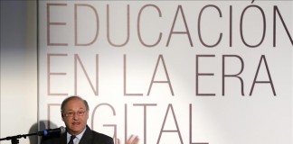 El director general de Educación Superior Universitaria SUP, Salvador Malo, habla, miércoles 27 de enero de 2016, durante el "Foro: La educación en la era digital", que se desarrolla en la capital mexicana.