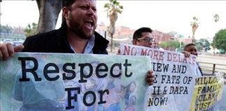 Miembros de organizaciones sociales centroamericanas del sur de California se manifiestan contra de las deportaciones en el país. archivo